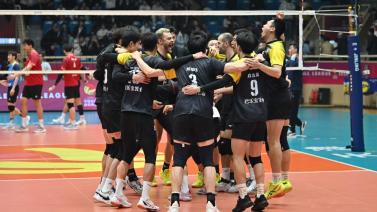 他们凭借出 他们凭借出